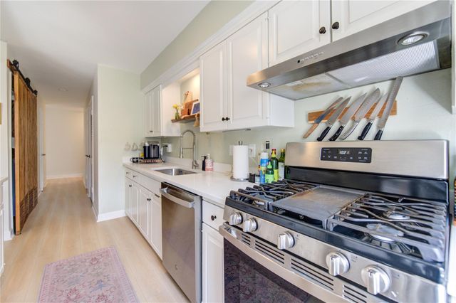 6343 Briar Rose Drive 142, Houston, TX 77057