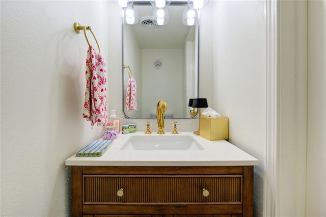 6343 Briar Rose Drive 142, Houston, TX 77057