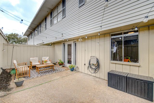 6343 Briar Rose Drive 142, Houston, TX 77057