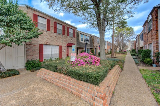 6343 Briar Rose Drive 142, Houston, TX 77057