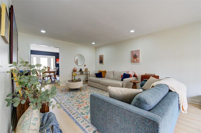 6343 Briar Rose Drive 142, Houston, TX 77057