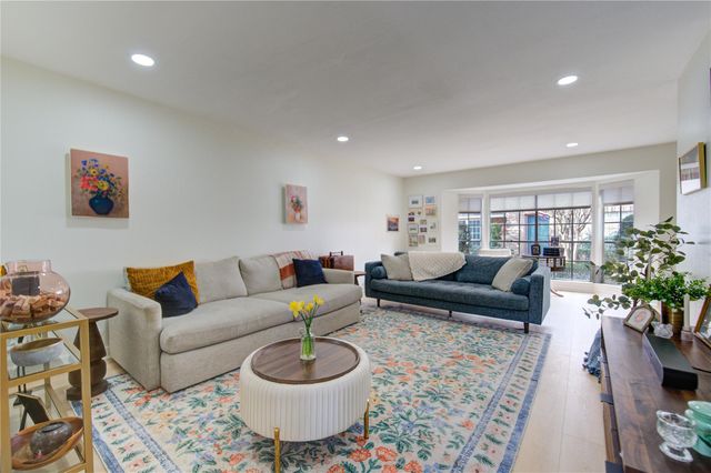 6343 Briar Rose Drive 142, Houston, TX 77057