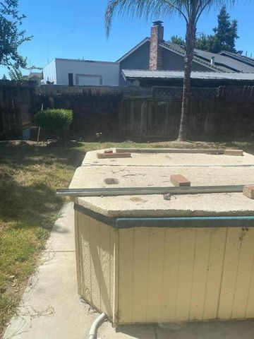 396 Lancaster Drive, Manteca, CA 95336