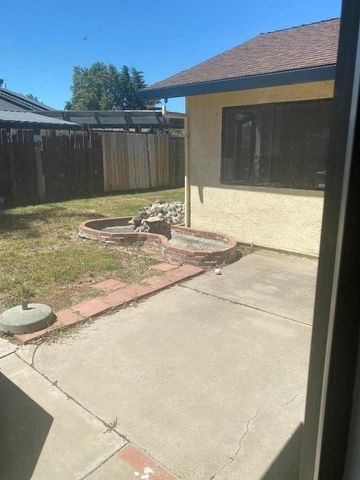396 Lancaster Drive, Manteca, CA 95336