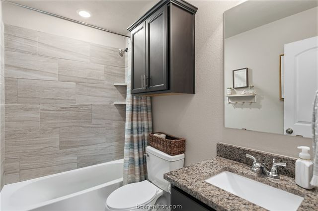 7408 Masters Drive, Navasota, TX 77868