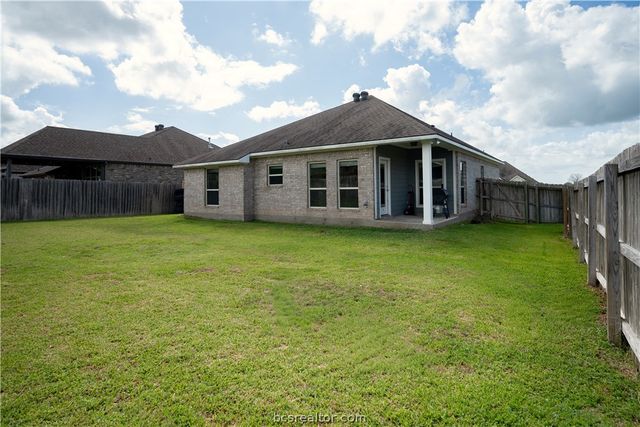7408 Masters Drive, Navasota, TX 77868