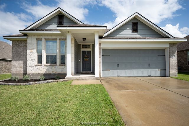 7408 Masters Drive, Navasota, TX 77868