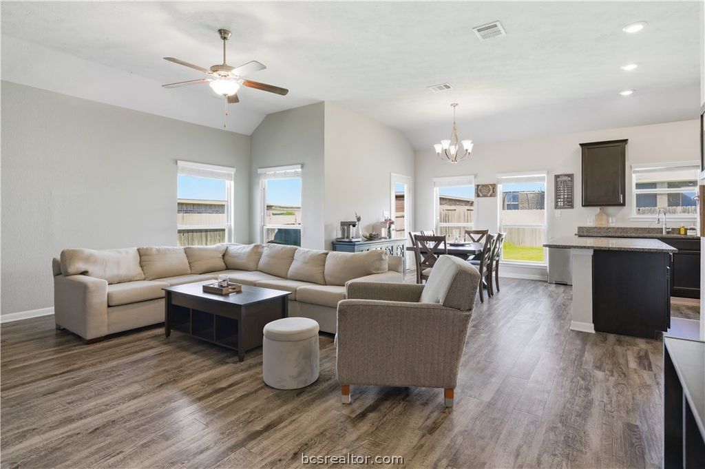 7408 Masters Drive, Navasota, TX 77868 — photo 4