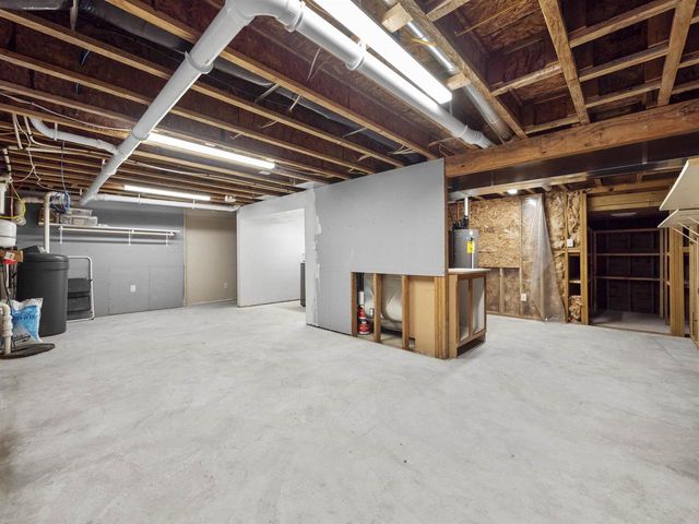 E1471 ARBOR STREET, Waupaca, WI 54981