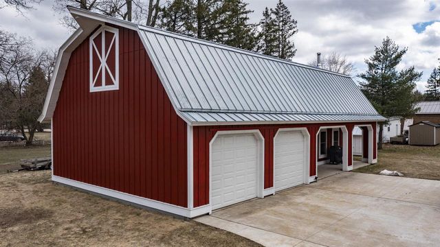 E1471 ARBOR STREET, Waupaca, WI 54981