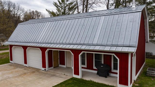 E1471 ARBOR STREET, Waupaca, WI 54981