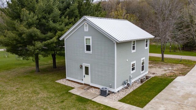 E1471 ARBOR STREET, Waupaca, WI 54981