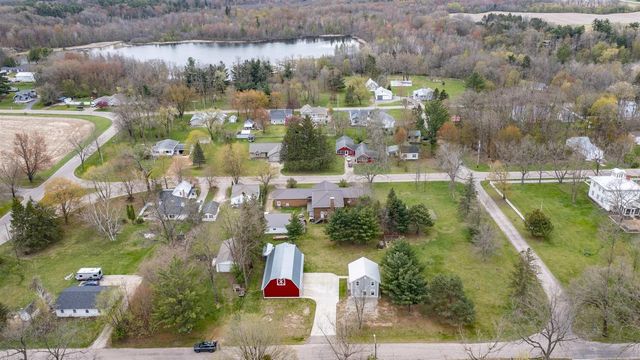 E1471 ARBOR STREET, Waupaca, WI 54981