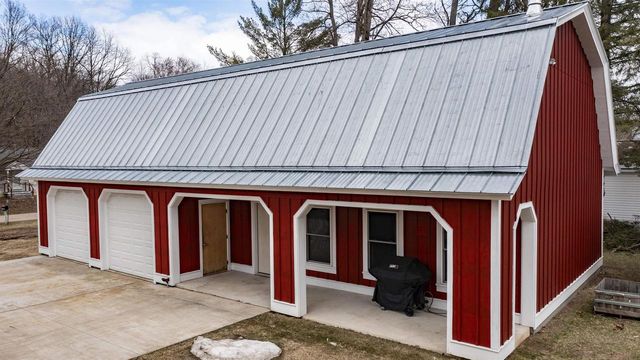E1471 ARBOR STREET, Waupaca, WI 54981