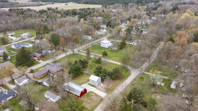 E1471 ARBOR STREET, Waupaca, WI 54981