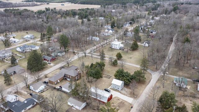 E1471 ARBOR STREET, Waupaca, WI 54981