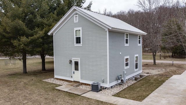E1471 ARBOR STREET, Waupaca, WI 54981
