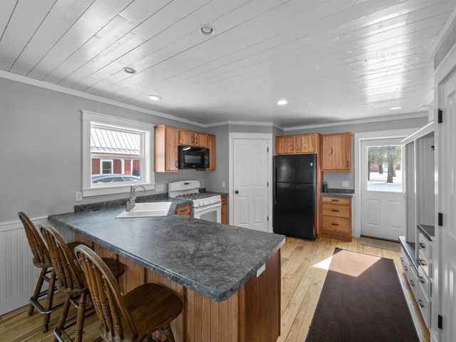 E1471 ARBOR STREET, Waupaca, WI 54981