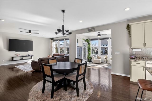 58565 Navarra Drive, South Lyon, MI 48178