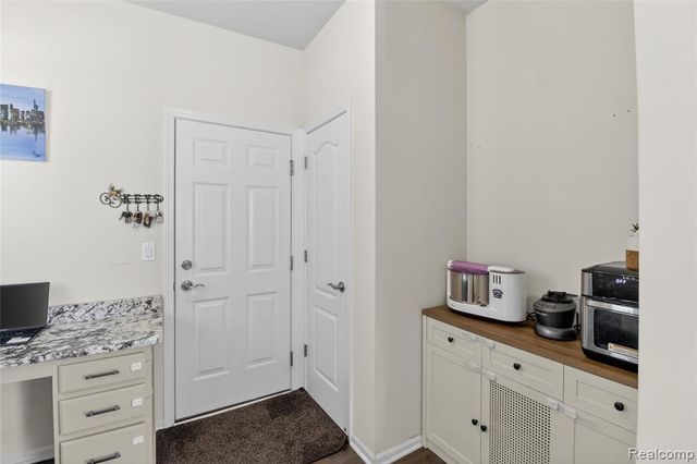 58565 Navarra Drive, South Lyon, MI 48178