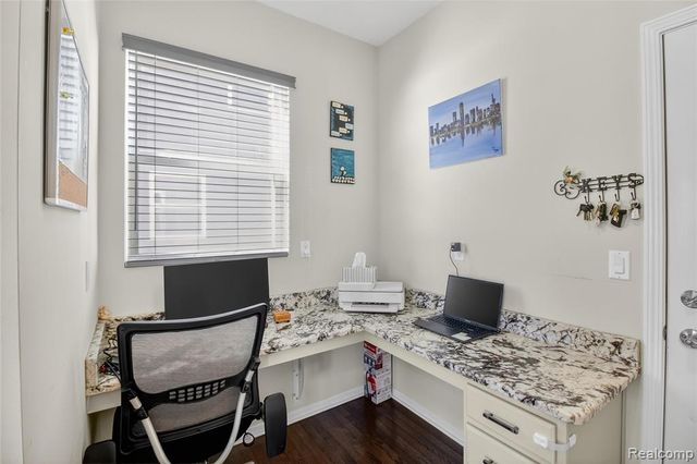 58565 Navarra Drive, South Lyon, MI 48178