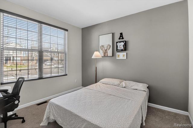 58565 Navarra Drive, South Lyon, MI 48178