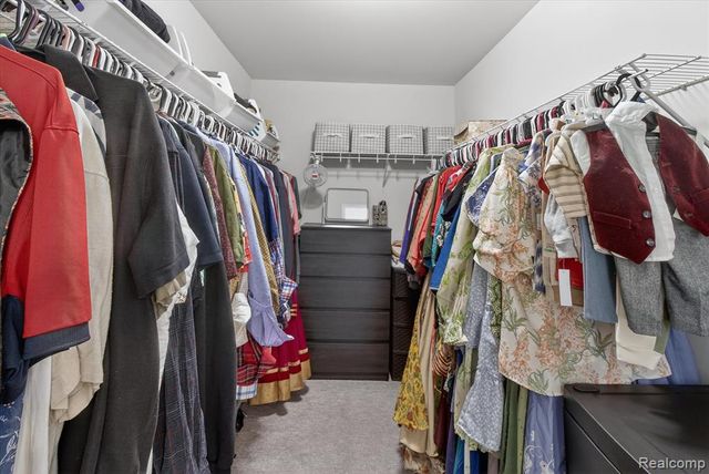 58565 Navarra Drive, South Lyon, MI 48178