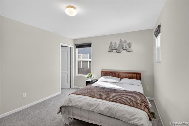 58565 Navarra Drive, South Lyon, MI 48178