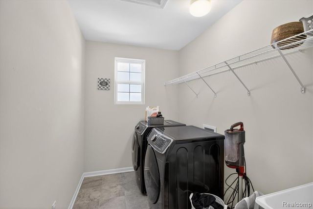 58565 Navarra Drive, South Lyon, MI 48178