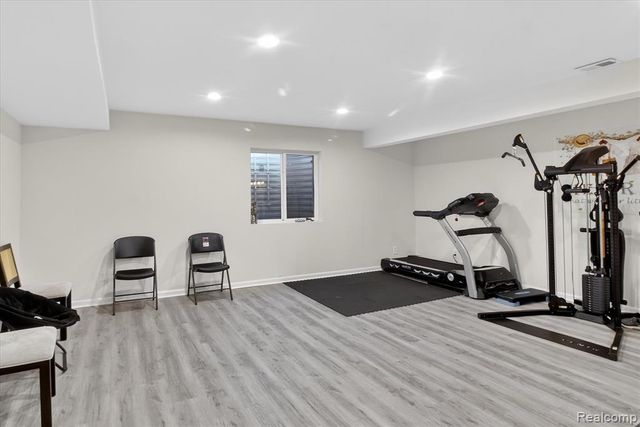 58565 Navarra Drive, South Lyon, MI 48178