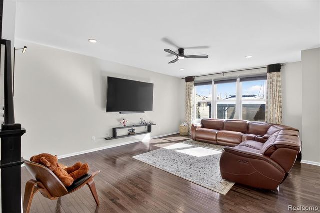 58565 Navarra Drive, South Lyon, MI 48178