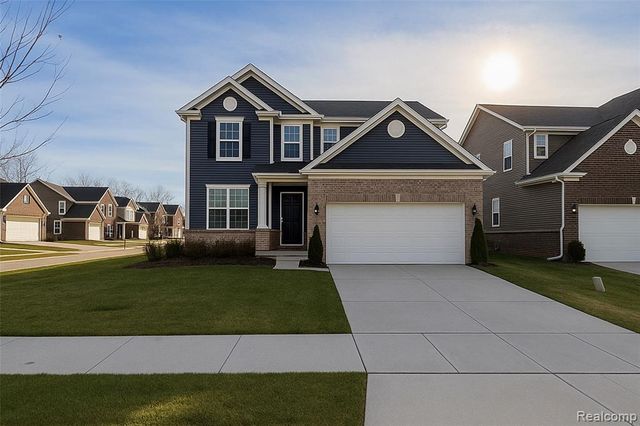 58565 Navarra Drive, South Lyon, MI 48178