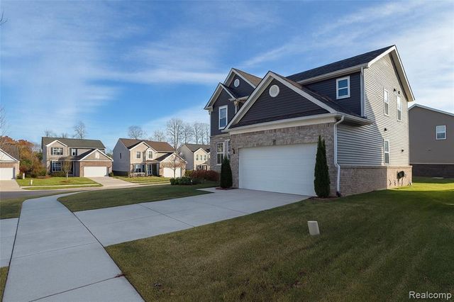 58565 Navarra Drive, South Lyon, MI 48178