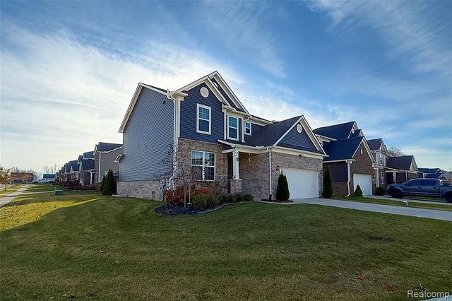 58565 Navarra Drive, South Lyon, MI 48178