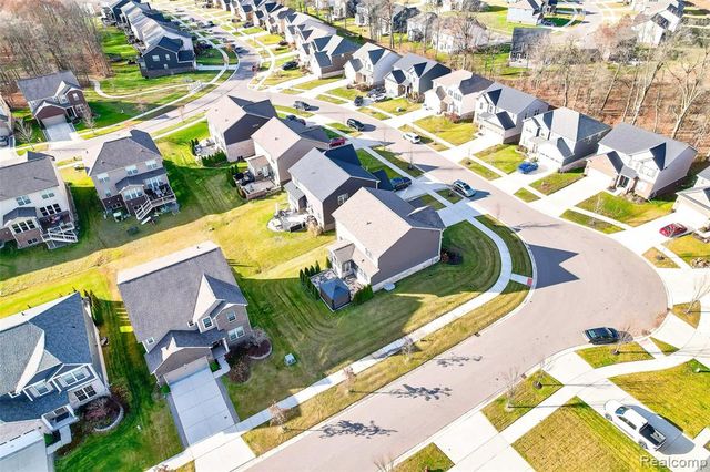 58565 Navarra Drive, South Lyon, MI 48178
