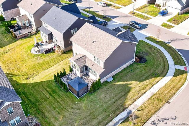 58565 Navarra Drive, South Lyon, MI 48178