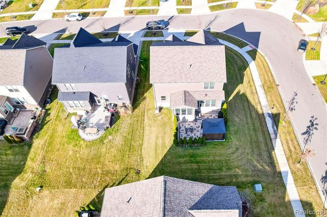 58565 Navarra Drive, South Lyon, MI 48178