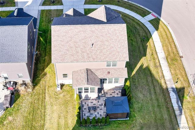 58565 Navarra Drive, South Lyon, MI 48178