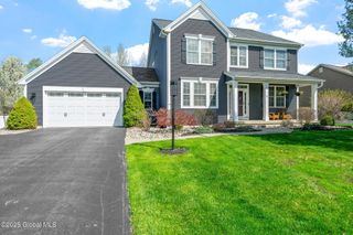 17 Hidden Farm Lane, Halfmoon, NY 12118