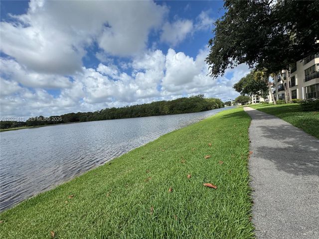 2768 S Carambola Cir S 206, Coconut Creek, FL 33066