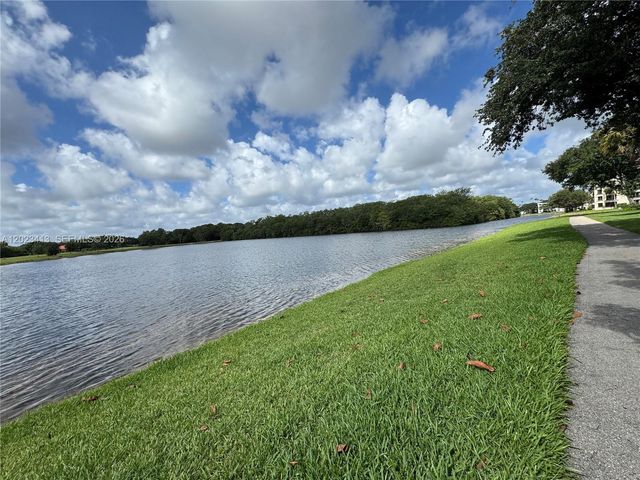 2768 S Carambola Cir S 206, Coconut Creek, FL 33066