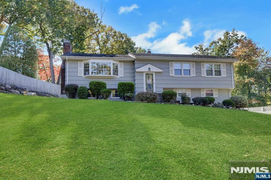 13 Darlene Terrace, Twp Of Washington, NJ 07676
