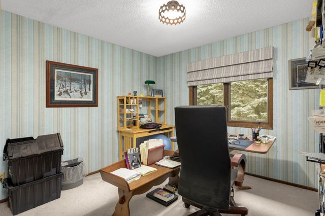 3325 Niagara Lane N, Plymouth, MN 55447