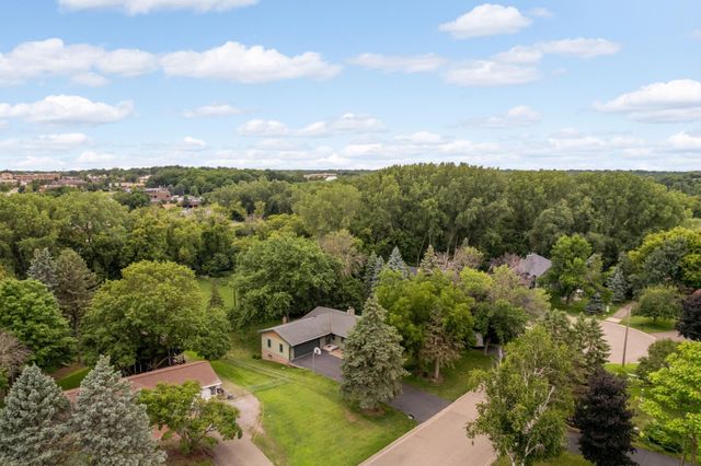 3325 Niagara Lane N, Plymouth, MN 55447