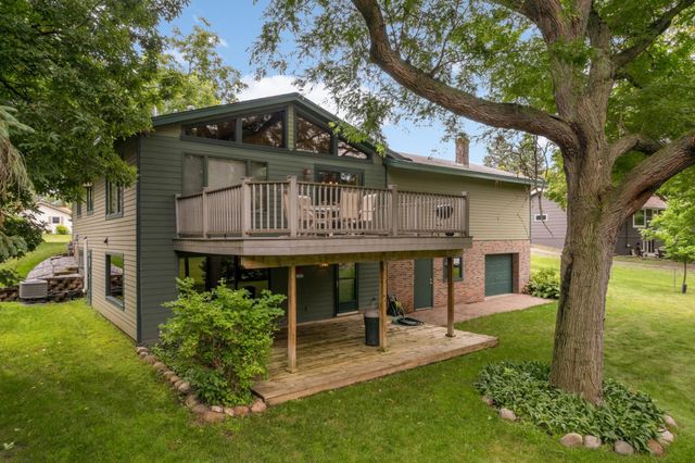3325 Niagara Lane N, Plymouth, MN 55447