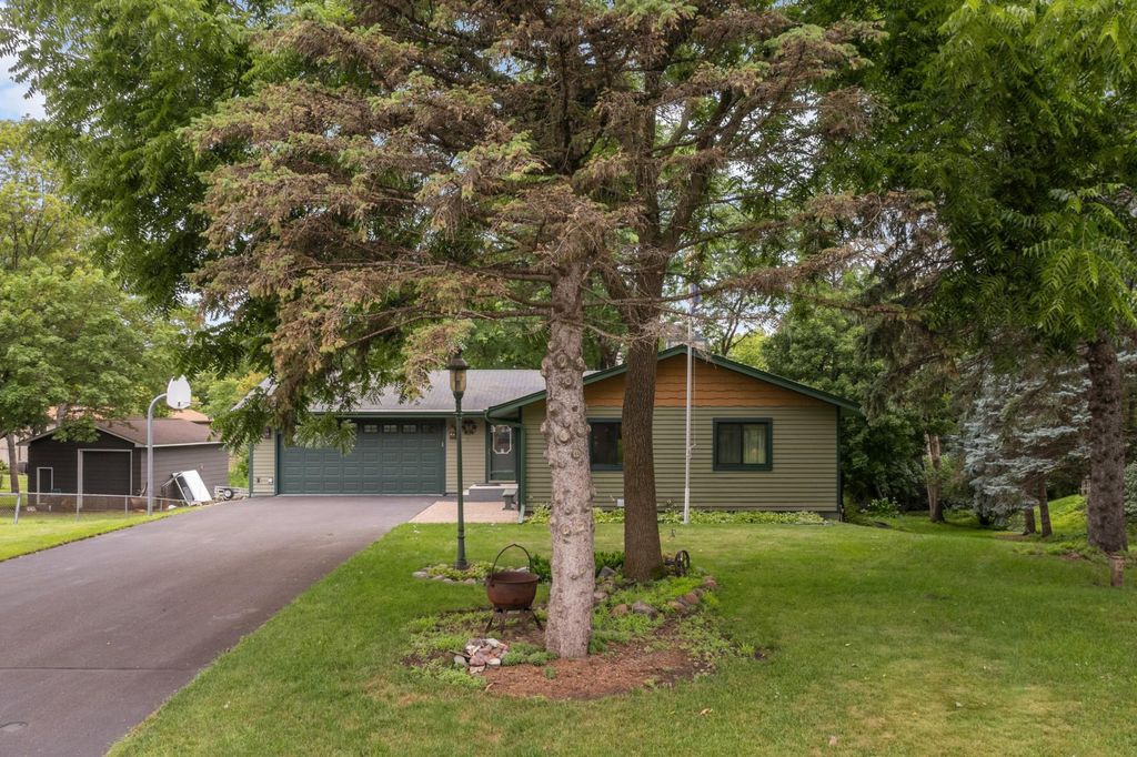 3325 Niagara Lane N, Plymouth, MN 55447