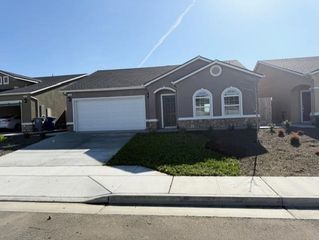 1224 E Orange Street, Avenal, CA 93204