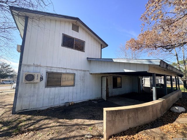 202 Saxon, San Antonio, TX 78213