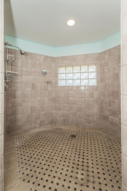 Image 17 of property listing at 257 N Dewitt Avenue, Fresno, CA 93727