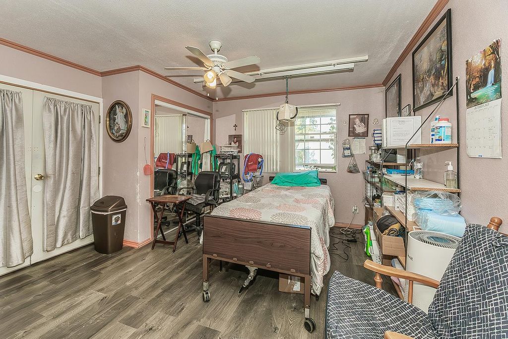 Image 20 of property listing at 257 N Dewitt Avenue, Fresno, CA 93727